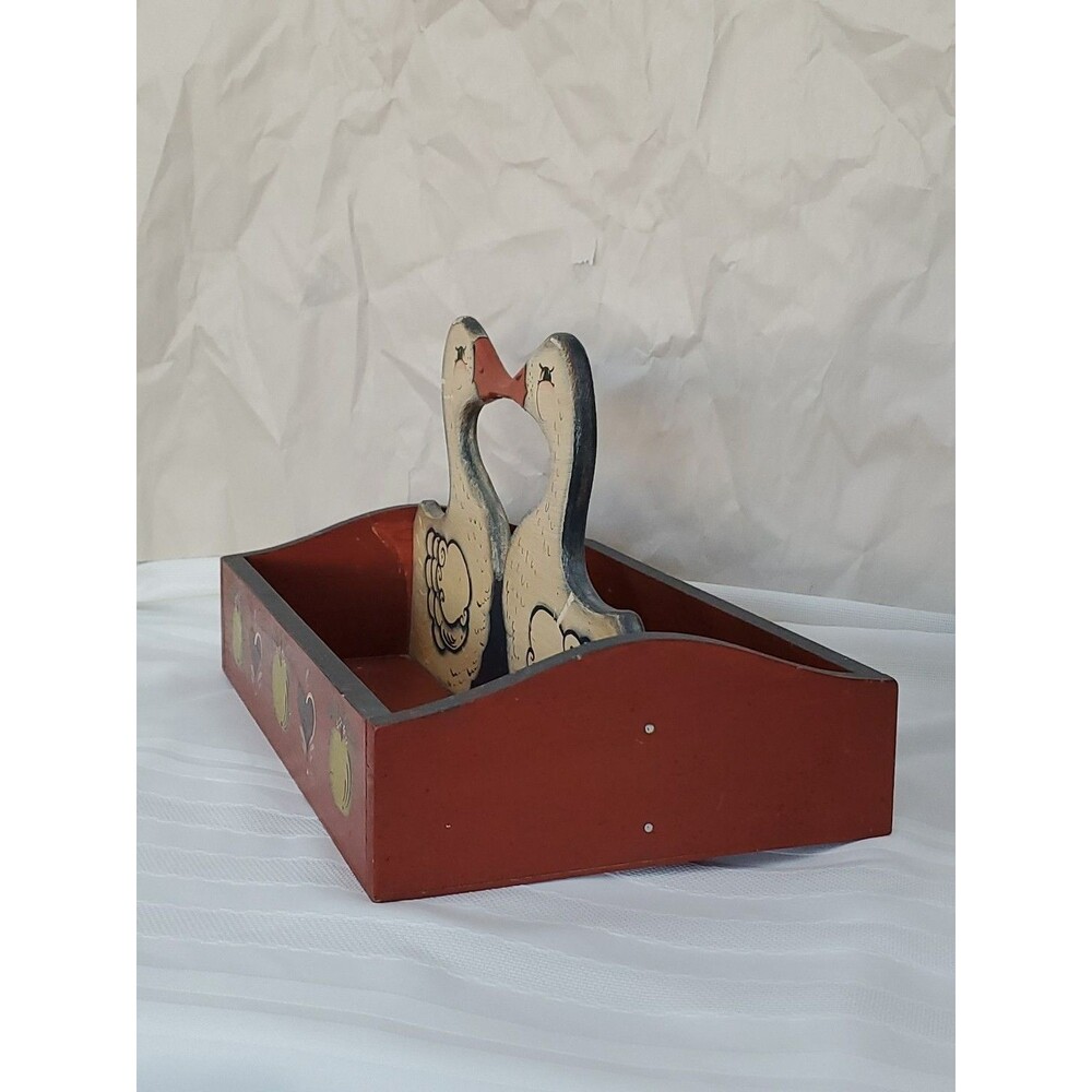 Vntg. Wood Basket Kissing Ducks/Divided/Hand Painted/Hearts/Fruit/GrandmaCore/80 - Picture 2 of 16